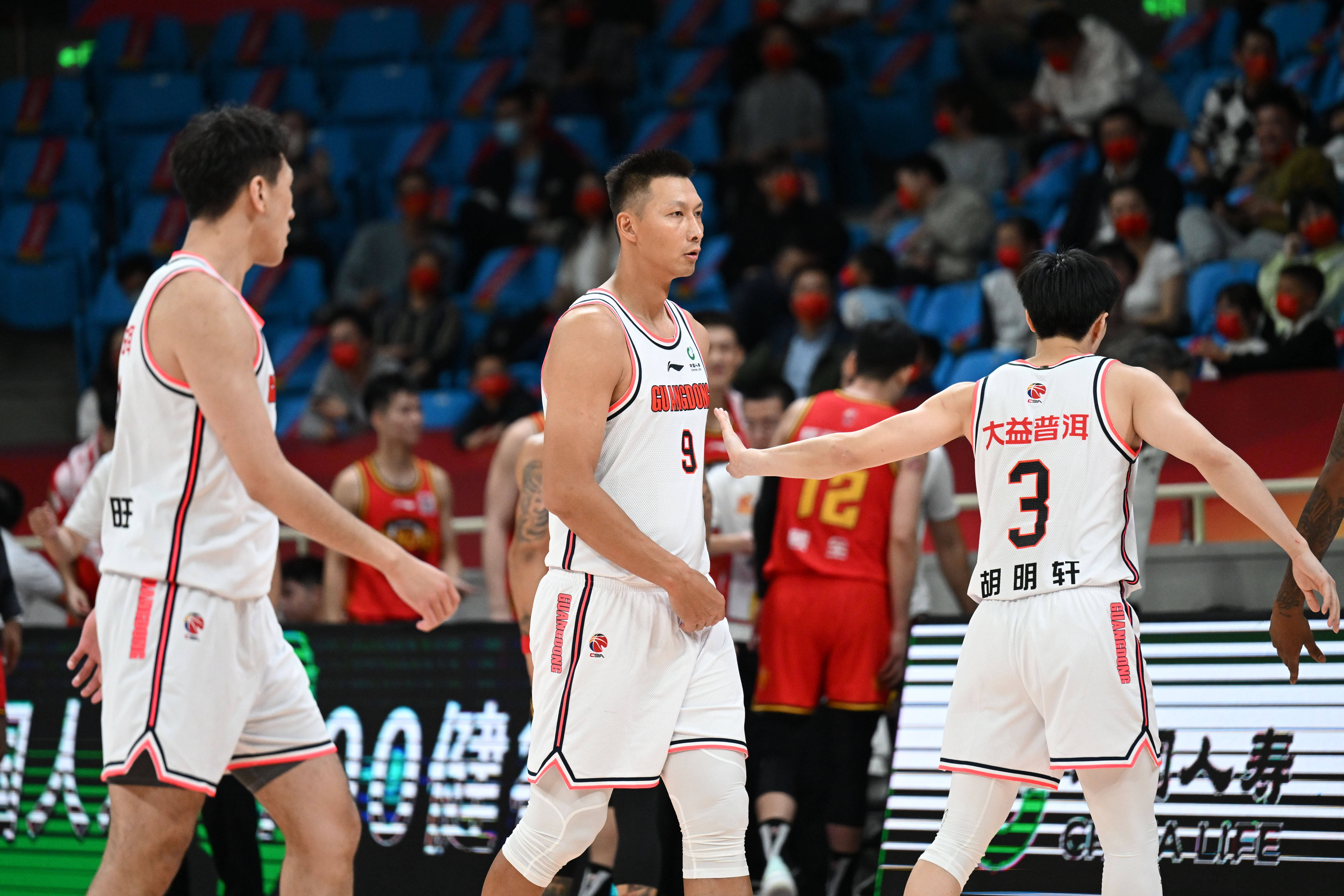 关于CBA：广东队主场87-66胜四川队，易建联27分7篮板！的信息